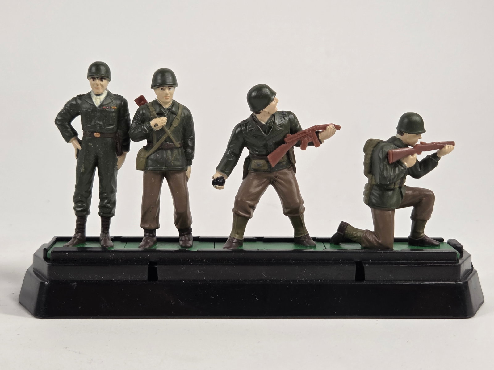 VARIOUS PAINTED COMPOSITION & LEAD SOLDIERS - 5