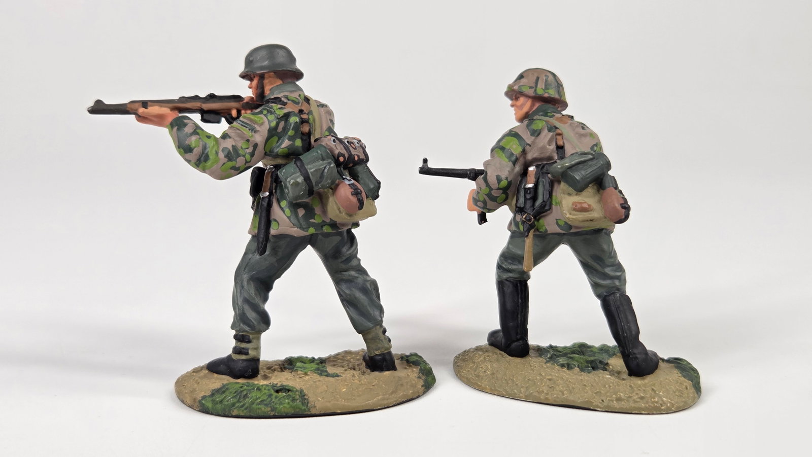 3) BRITAIN WWII SOLDIERS - 5