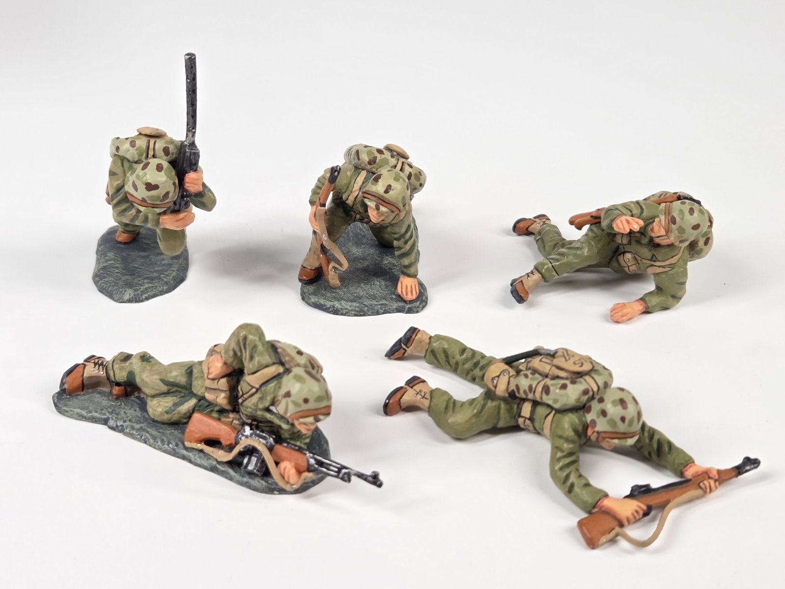 5) KING & COUNTRY USMC SOLDIERS: ALL REMAIN IN GOOD CONDITION.