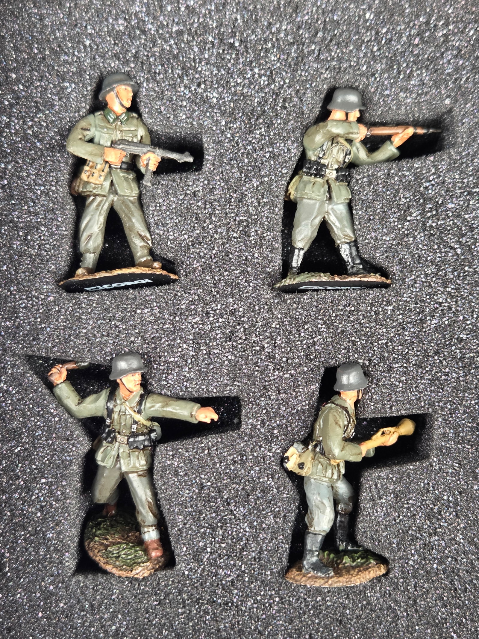 CORGI FORWARD MARCH 1/50 GERMAN INFANTRY SET - 2