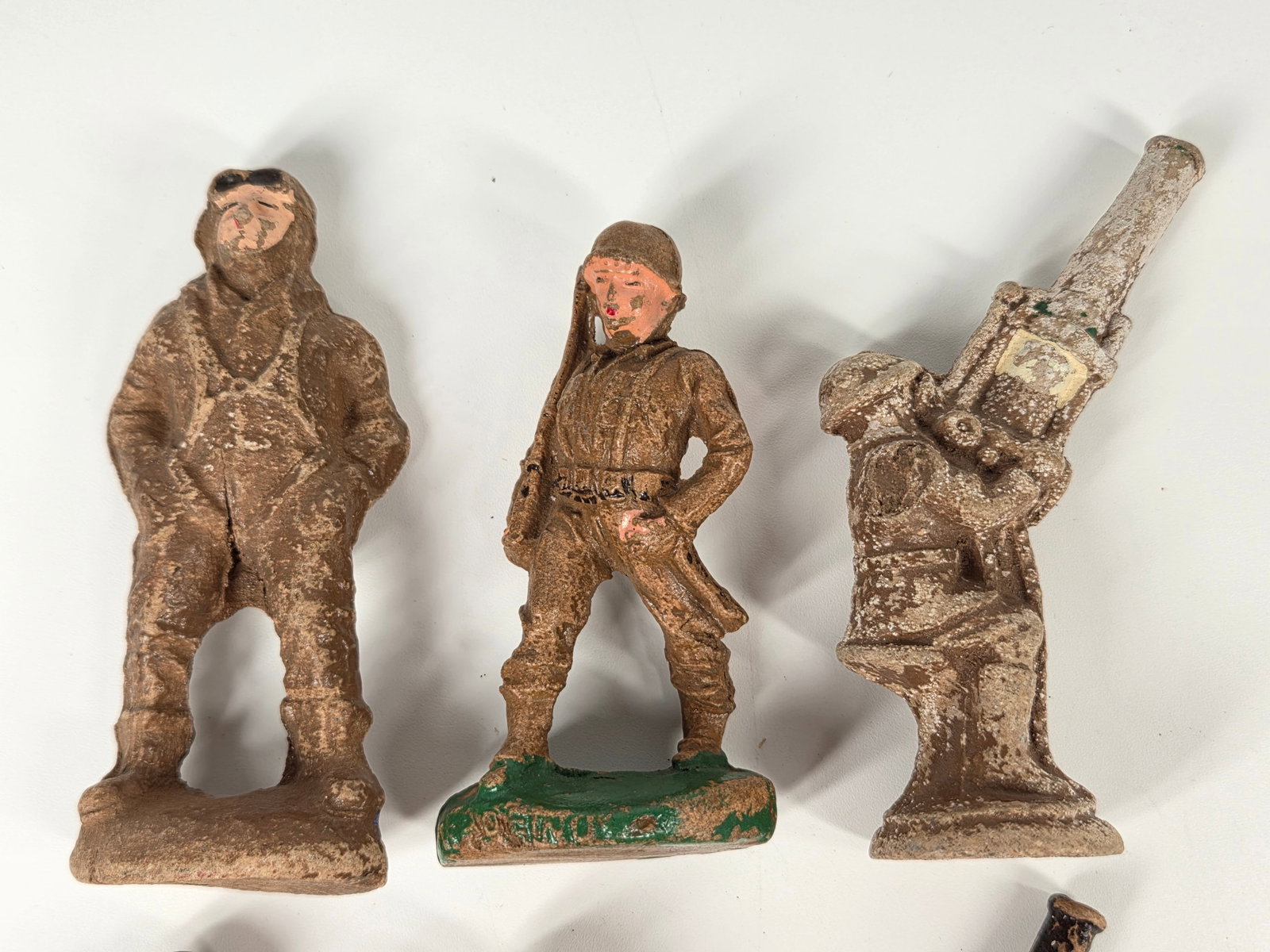 6) VINTAGE PAINTED COMPOSITION SOLDIERS - 2