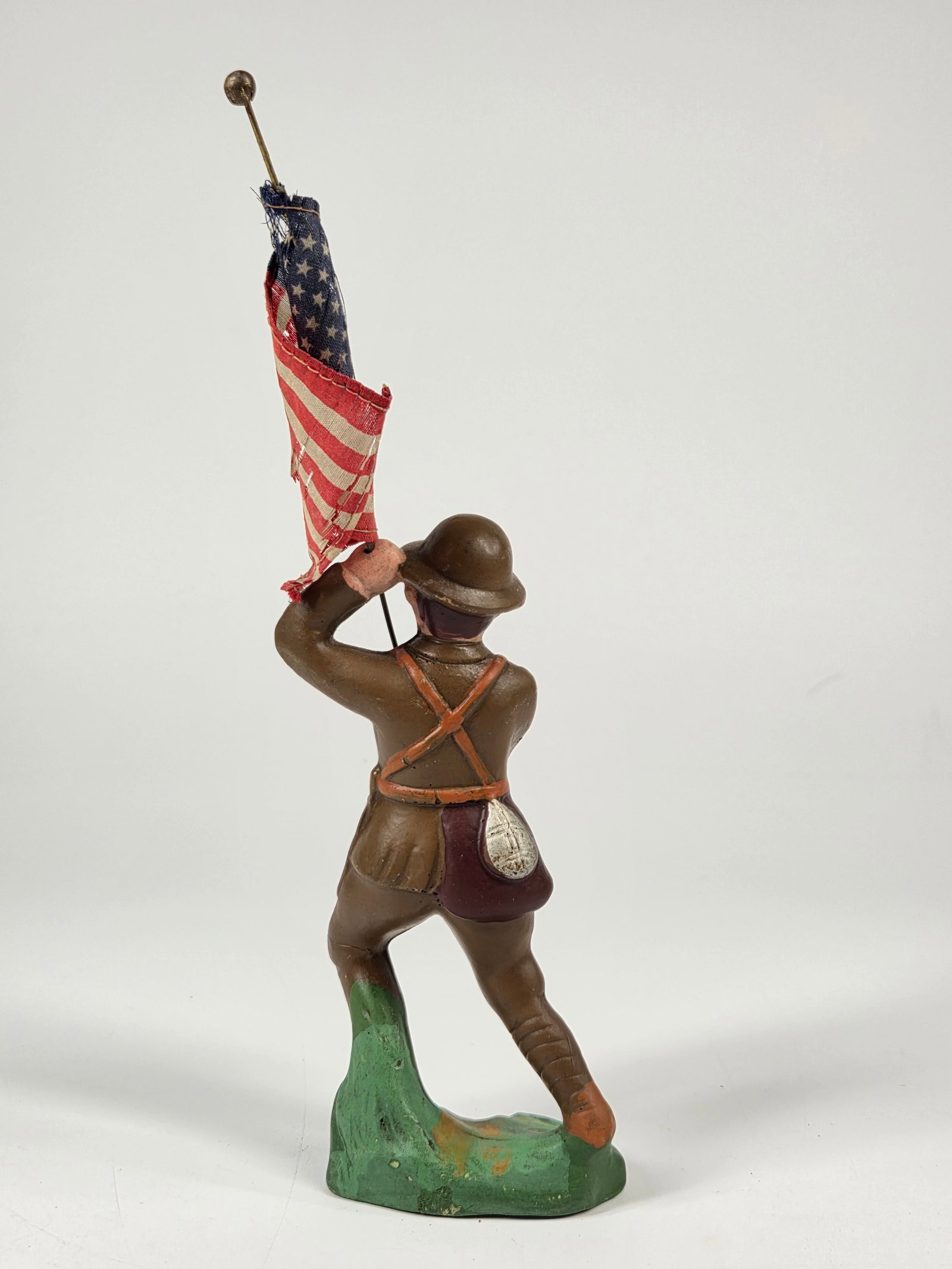 WWI COMPOSITION SOLDIER W/ US FLAG - 3