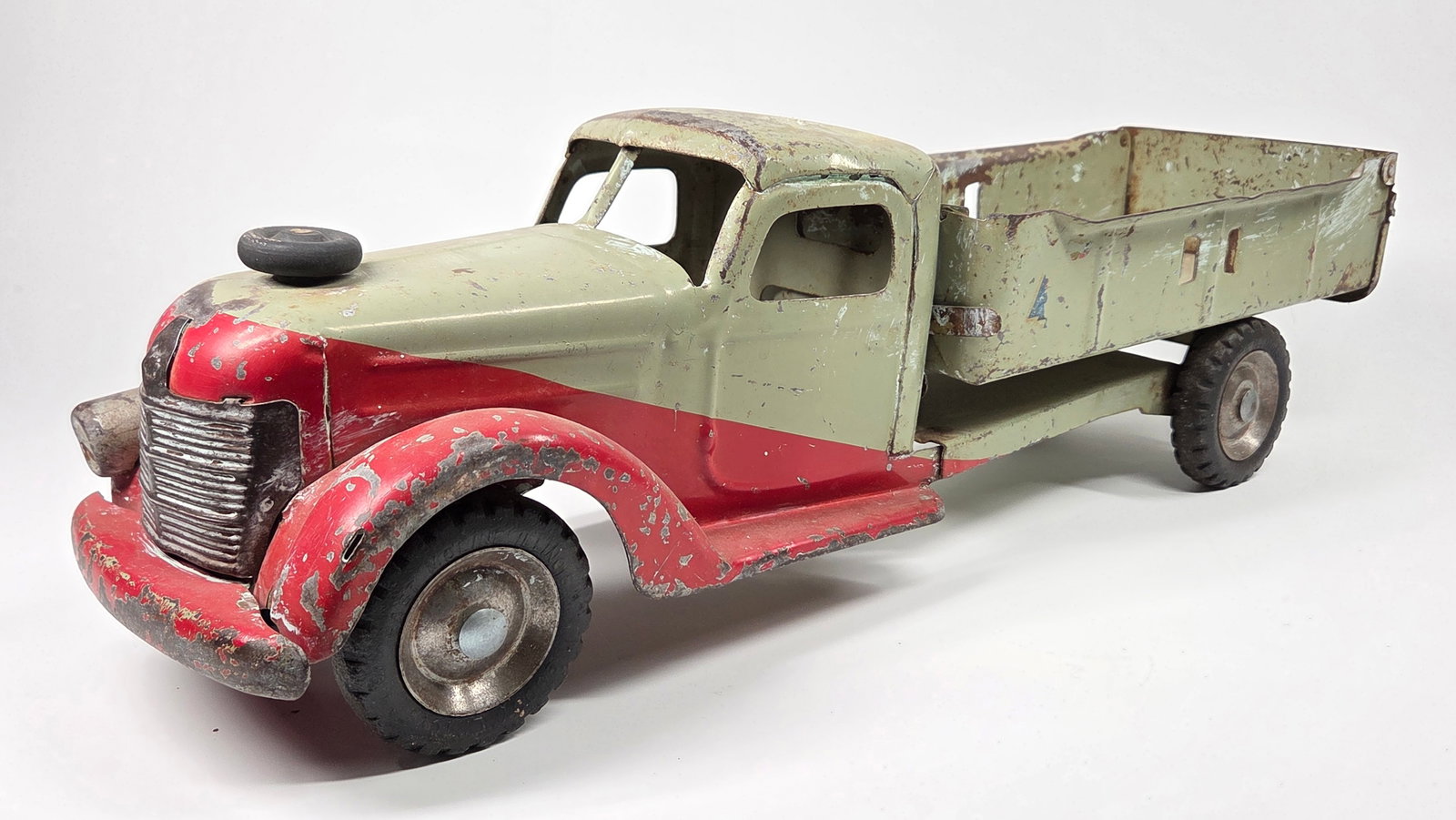 BUDDY L PRESSED STEEL DUMP TRUCK (1 of 5)