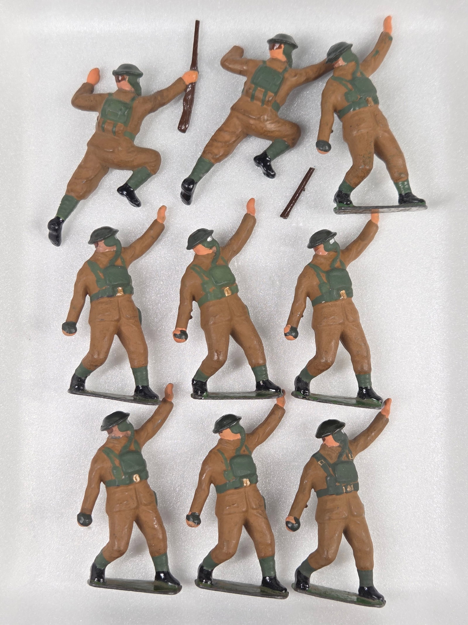 9) BRITAINS LEAD PAINTED SOLDIERS IN GAS MASKS (1 of 5)