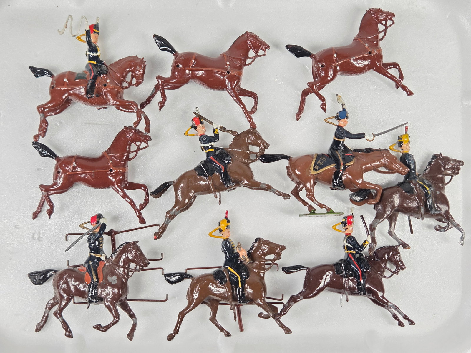 ASSORTED BRITAINS PAINTED LEAD MOUNTED SOLDIERS (1 of 4)