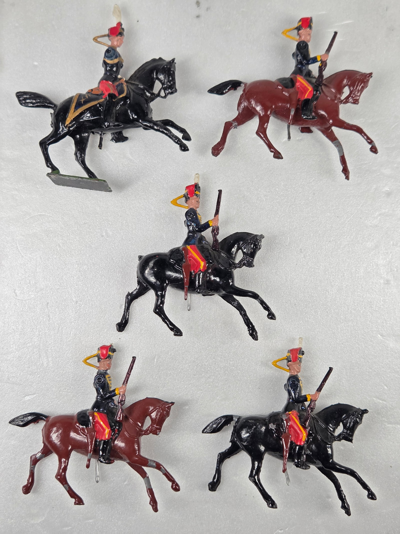 5) BRITAINS PAINTED LEAD MOUNTED SOLDIERS CAVALRY (1 of 4)