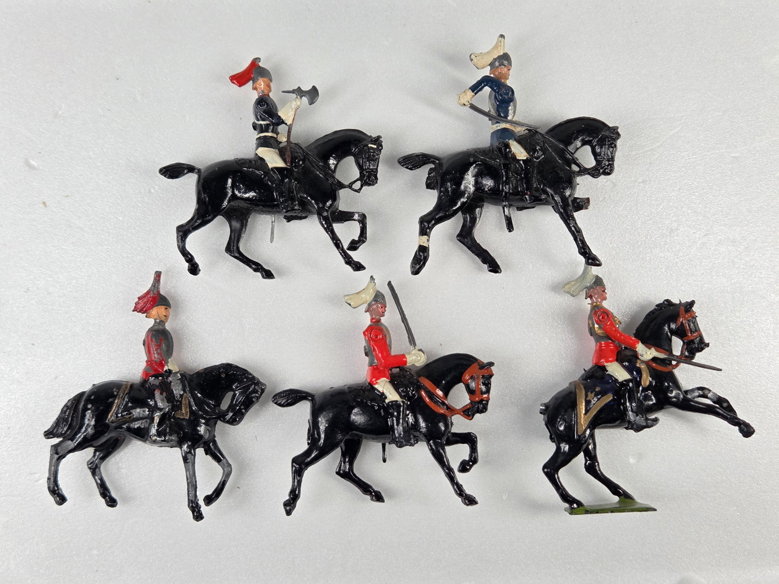 5) BRITAINS PAINTED LEAD MOUNTED SOLDIERS CAVALRY (1 of 5)