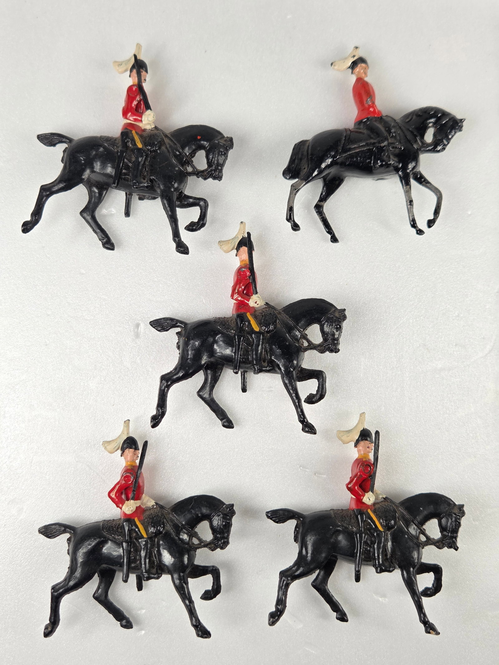 5) BRITAINS PAINTED LEAD MOUNTED SOLDIERS CAVALRY (1 of 4)