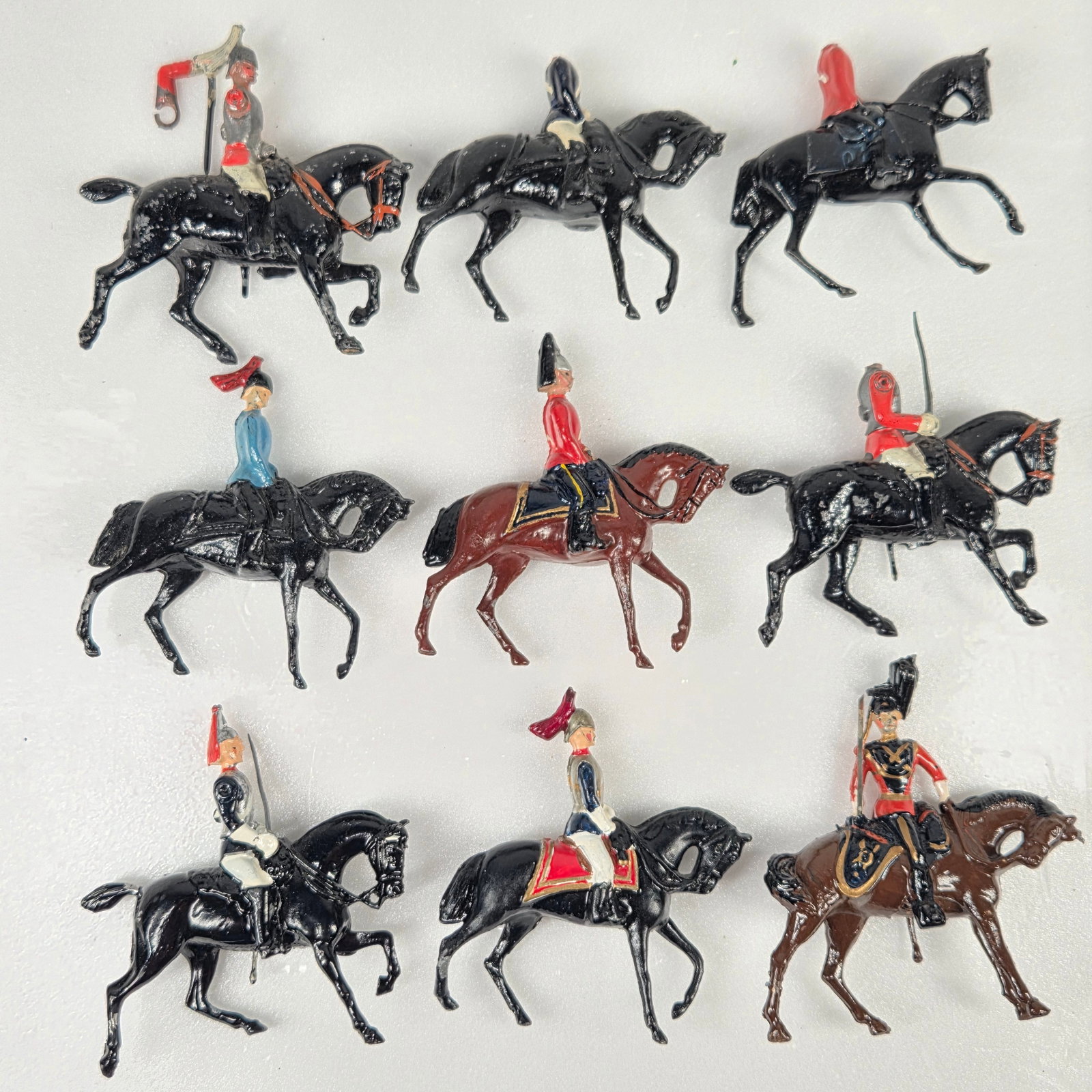 9) BRITAINS PAINTED LEAD MOUNTED SOLDIERS CAVALRY (1 of 6)