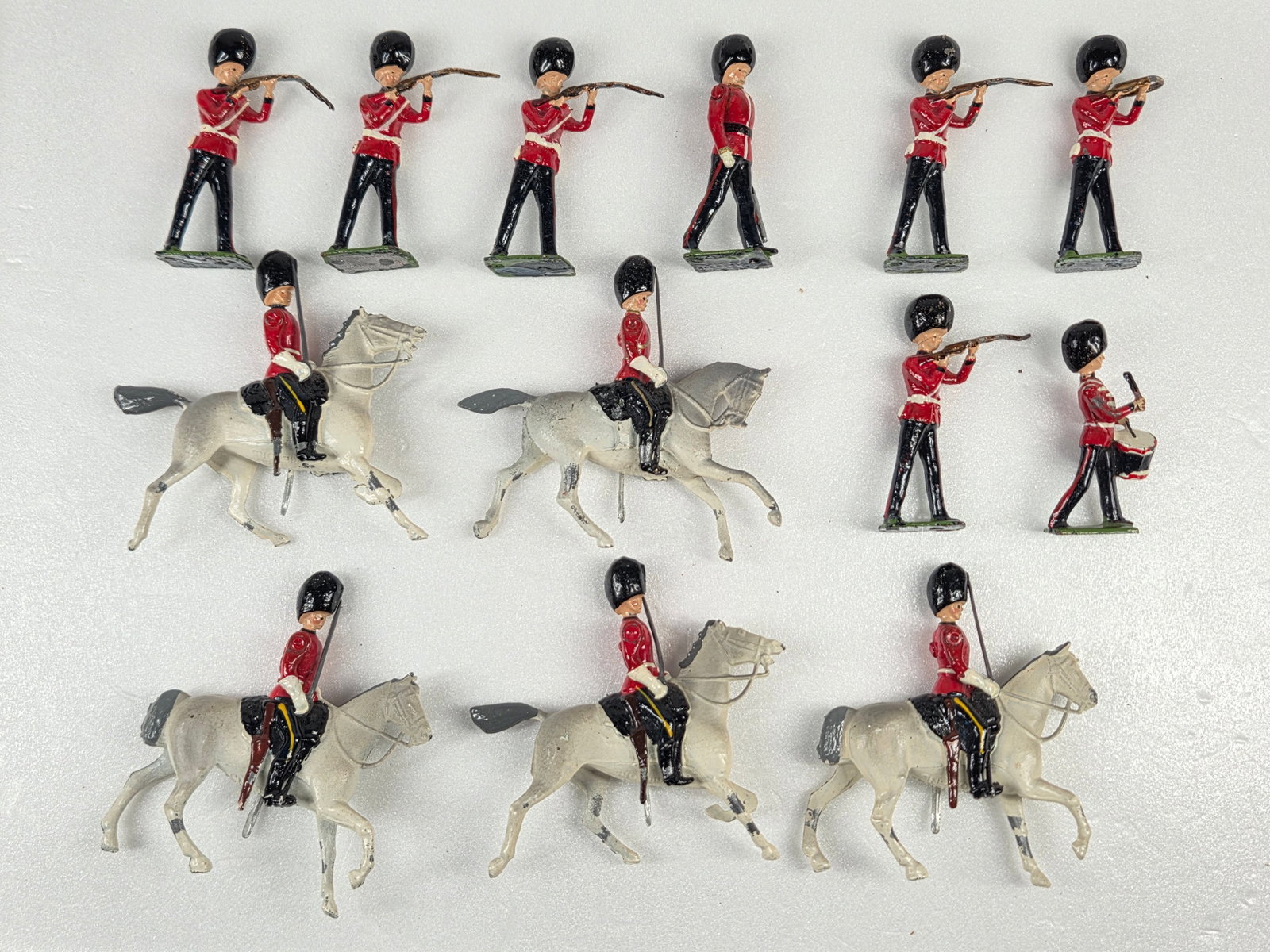 BRITAINS 41 SCOTS GREYS & GRENADIER GUARDS (1 of 6)