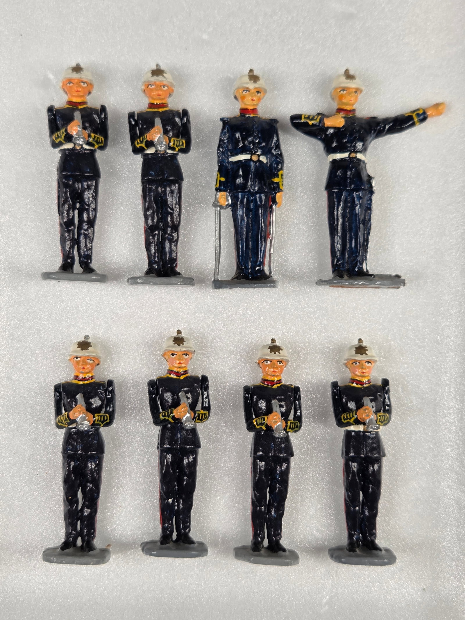 8) PAINTED LEAD SOLDIERS BRITISH ROYAL MARINES (1 of 4)