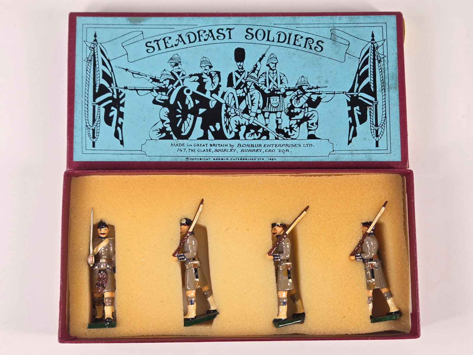 4) STEADFAST SF58 PAINTED LEAD MARCHING SOLDIERS (1 of 4)