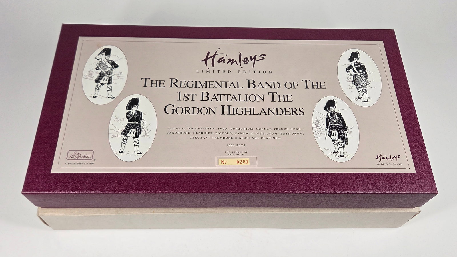 BRITAINS HAMLEYS GORDON HIGHLANDERS #'D LE SET (1 of 8)