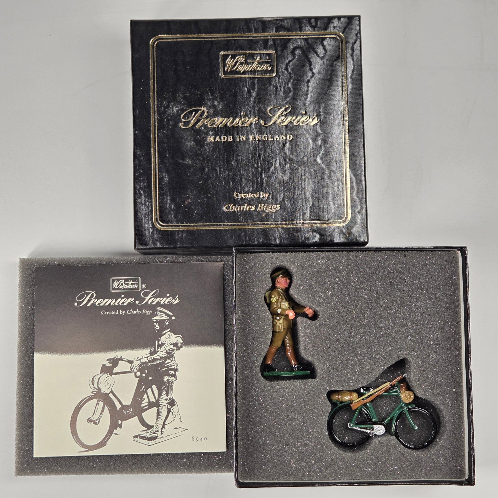 BRITAINS PREMIER 8940 BRITISH SGT. DORSET YEOMANRY (1 of 3)