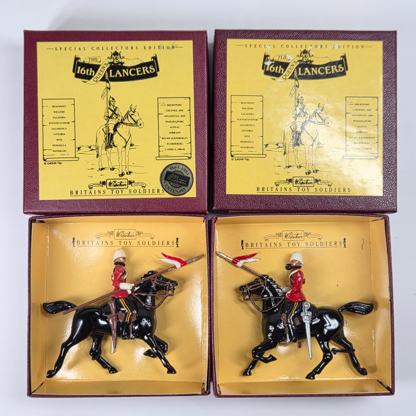 2) BRITAINS 8819 QUEEN'S 16TH LANCERS FIGURES (1 of 4)