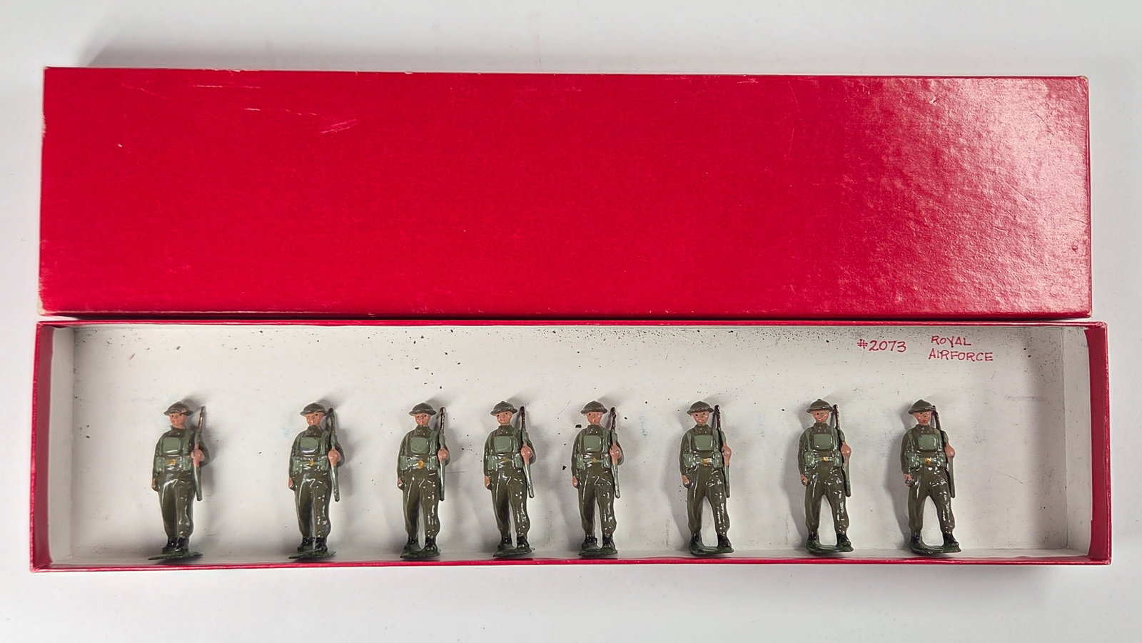 8) BRITAINS 2073 ROYAL AIR FORCE LEAD SOLDIERS SET (1 of 4)