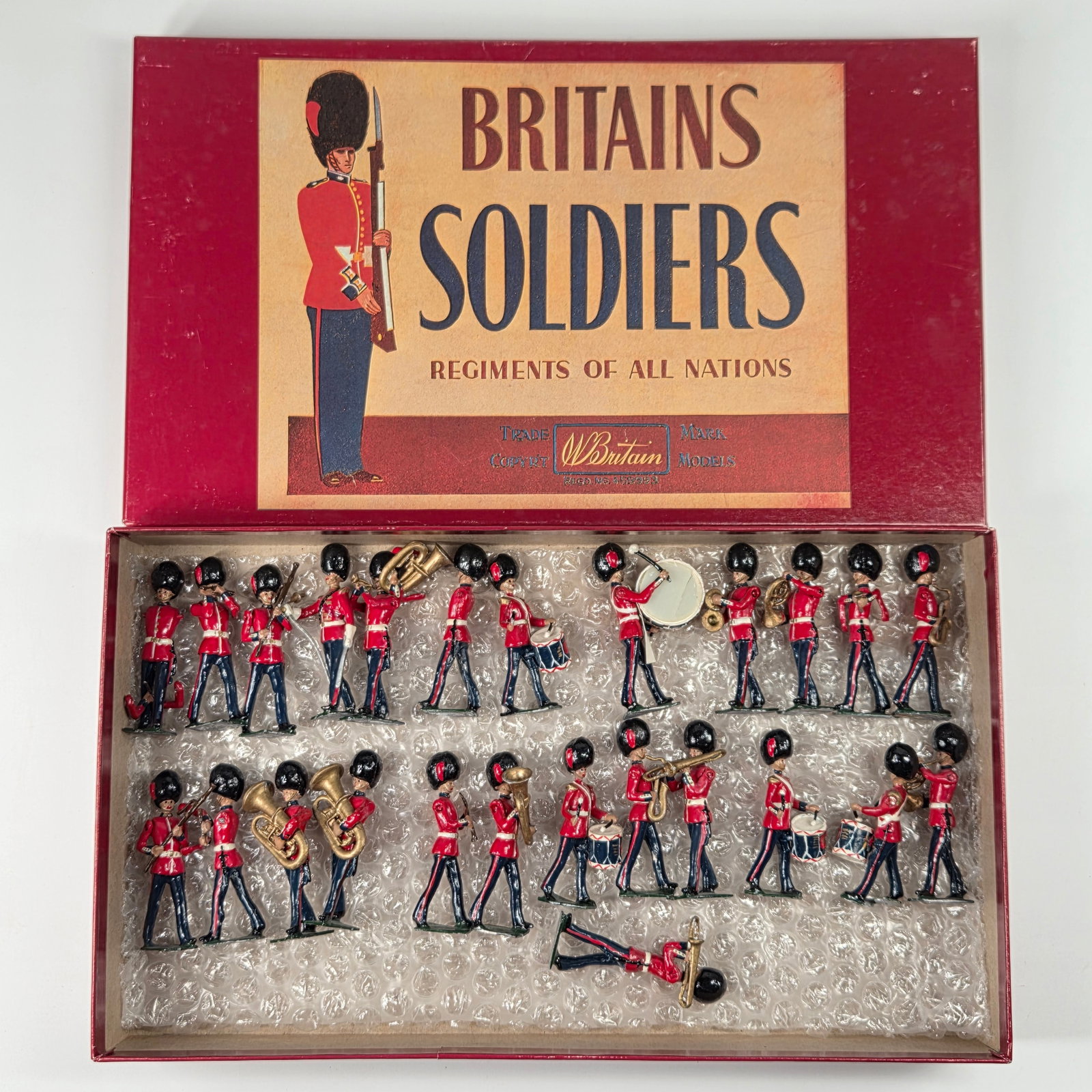 25) BRITAINS SCOTS GUARD MARCHING BAND FIGURES (1 of 7)