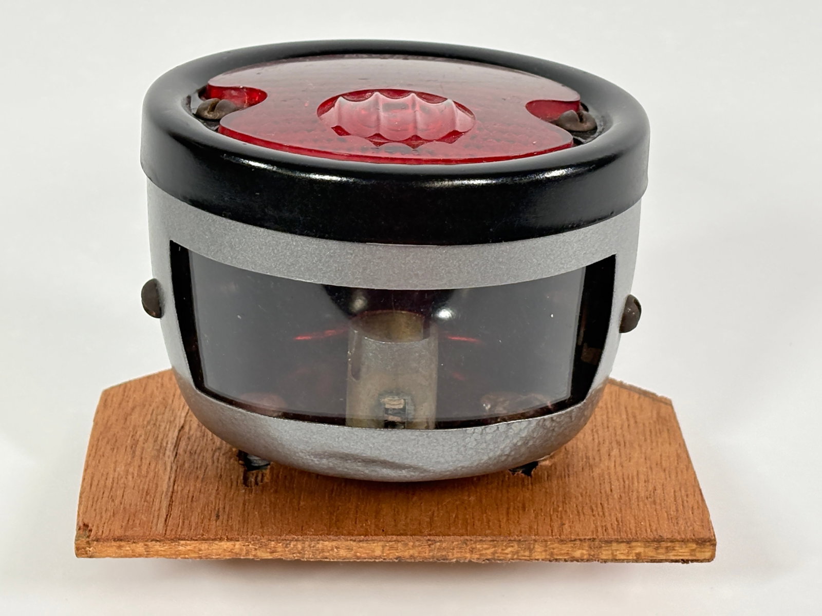 RED CLASS AUTOMOBILE LIGHT - 4