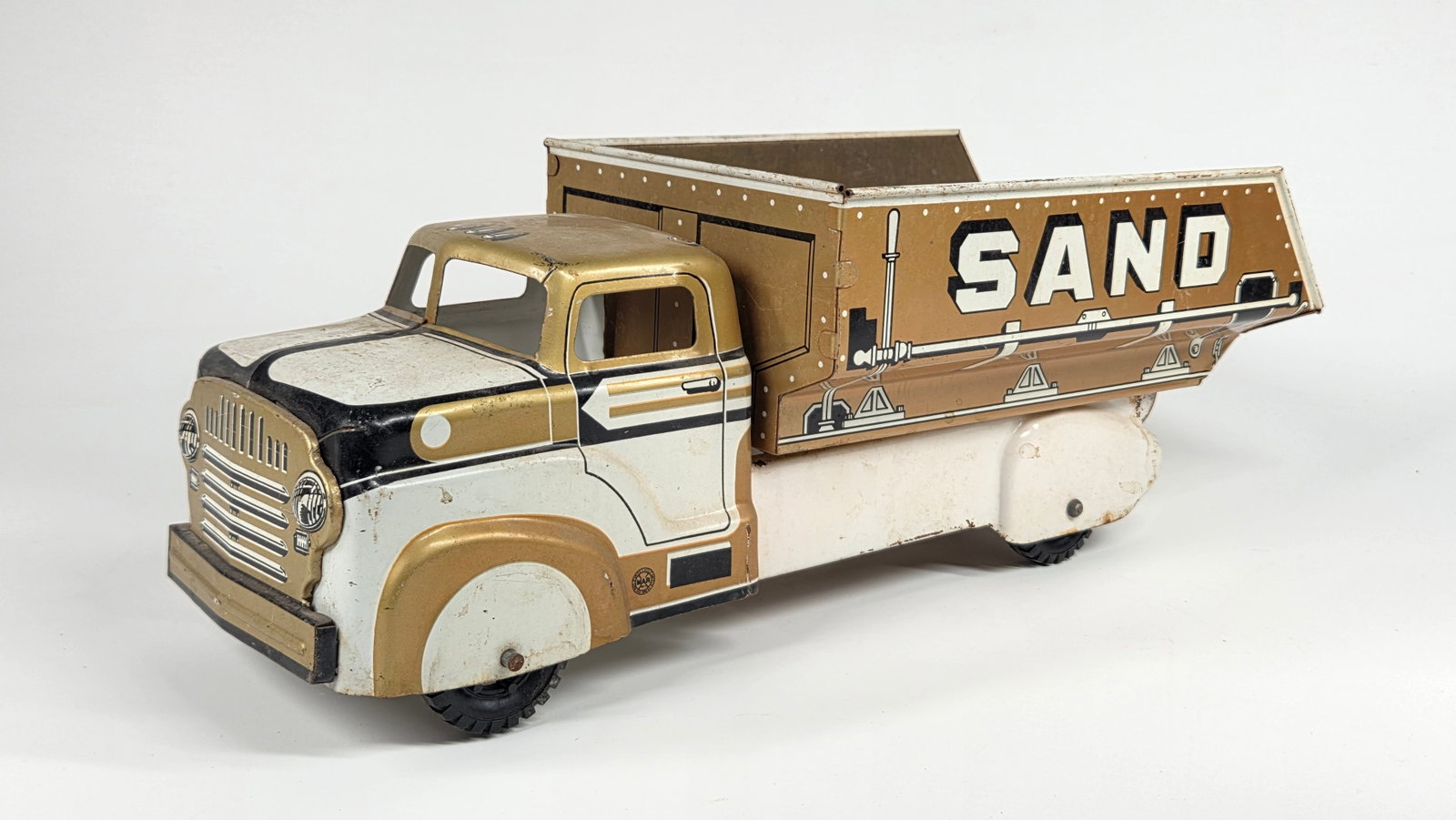 MARX PRESSED STEEL SAND & GRAVEL DUMP TRUCK (1 of 5)