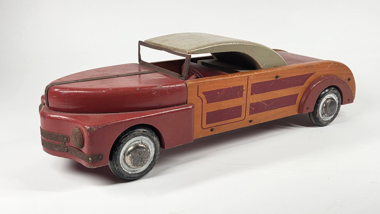 WOOD BUDDY L TOWN AND COUNTRY CAR: REMAINS IN FAIR TO GOOD CONDITION, SHOWING SOME TYPICAL WEAR. WINDSHIELD FRAME REPLACED.