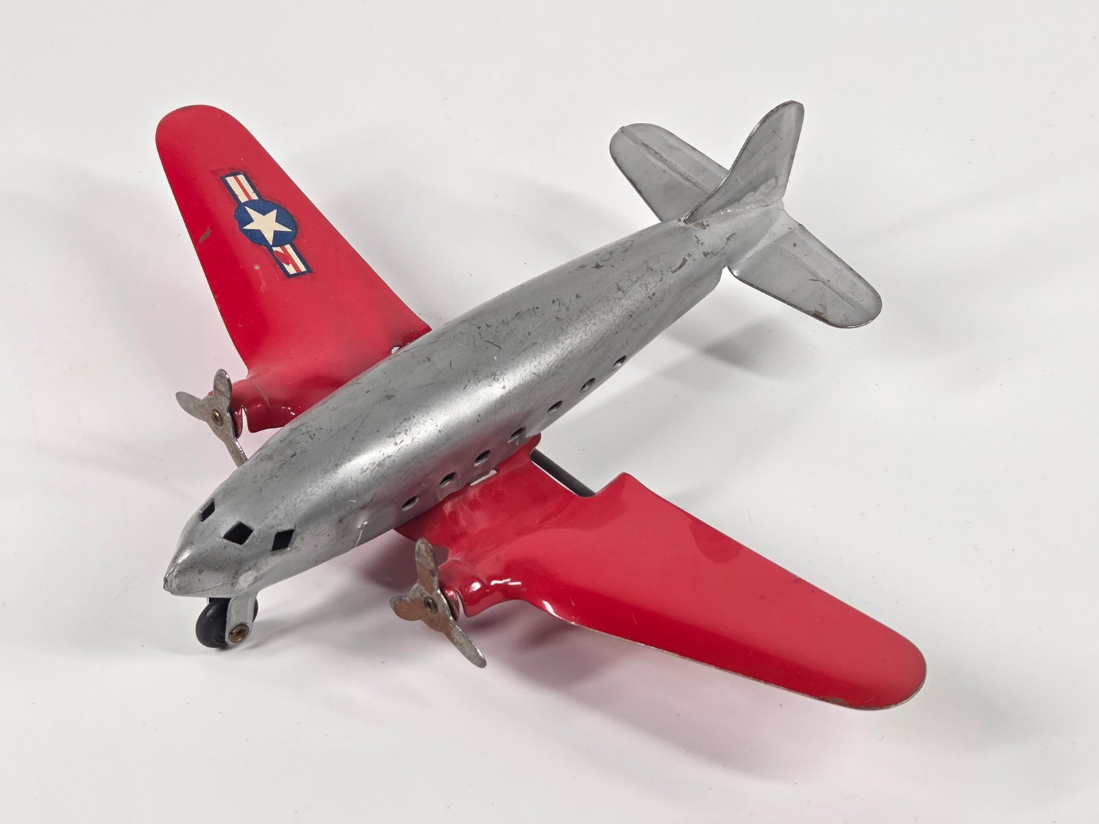 MARX PRESSED STEEL AIRPLANE (1 of 5)