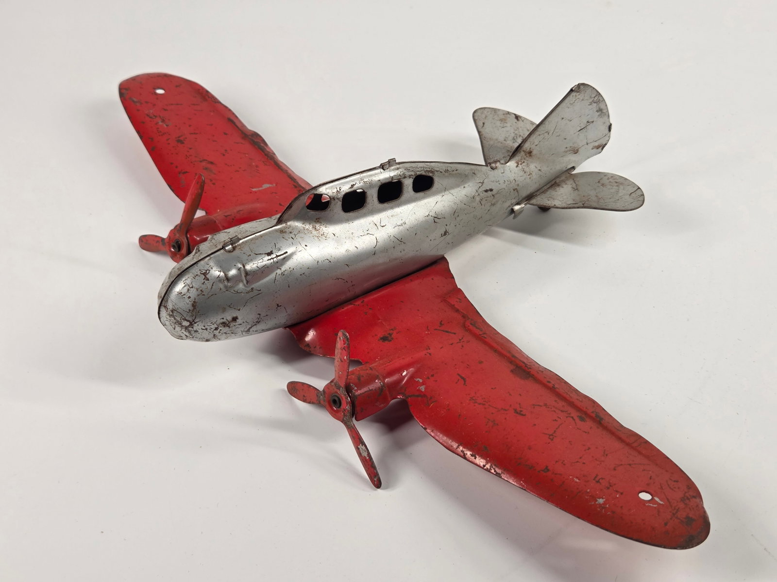 VINTAGE WYANDOTTE MARX PRESSED STEEL AIRPLANE (1 of 5)