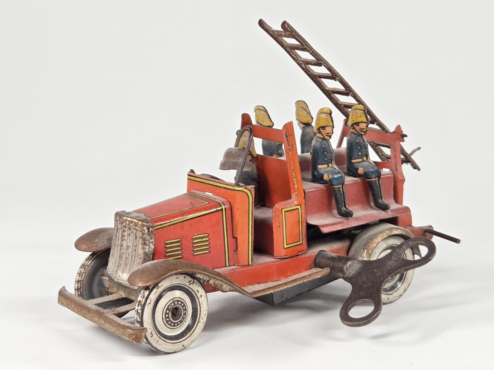 GERMAN TIN LITHO WIND UP FIRE ENGINE LADDER TRUCK (1 of 5)