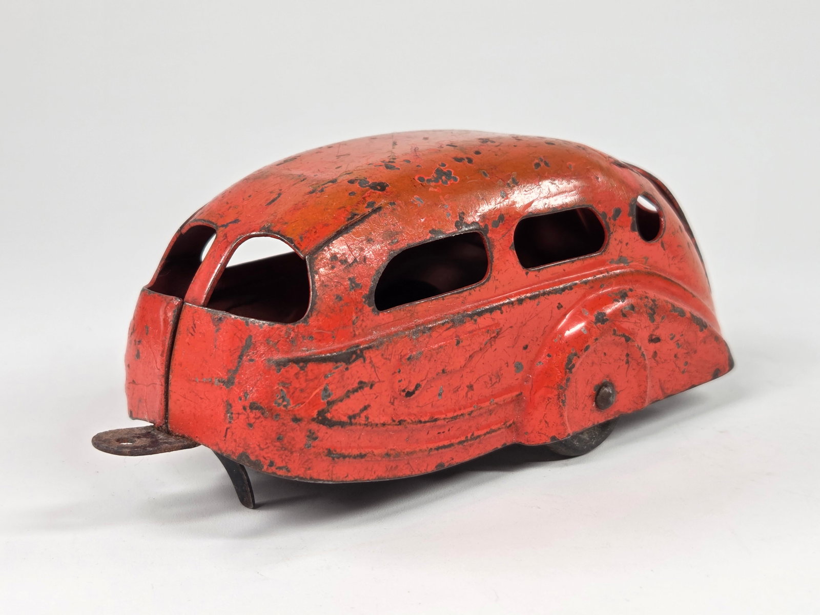 MARX WYANDOTTE PRESSED STEEL STREAMLINE TRAILER: REMAINS IN FAIR CONDITION. COMPLETELY PAINTED OVER.