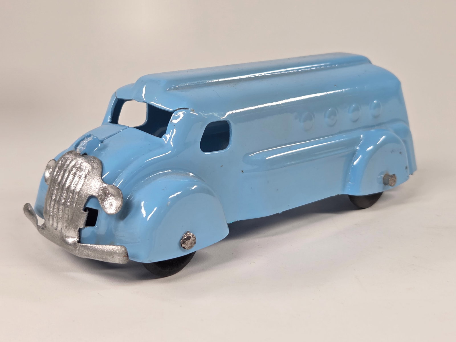 RESTORED MARX PRESSED STEEL TANKER TRUCK: REMAINS IN VERY GOOD RESTORED CONDITION.
