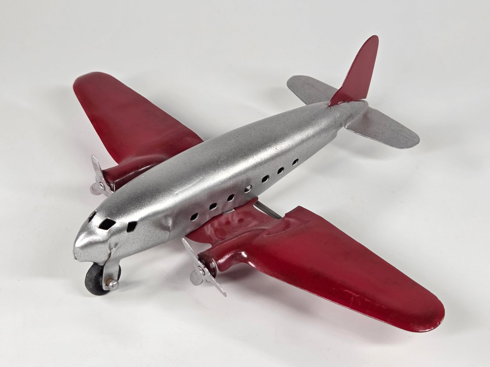 RESTORED MARX WYANDOTTE PRESSED STEEL AIRPLANE (1 of 4)