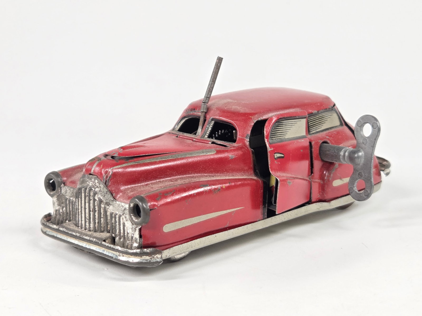 VINTAGE FRENCH MODEL 2002 WIND UP CAR W/ DRIVER (1 of 6)