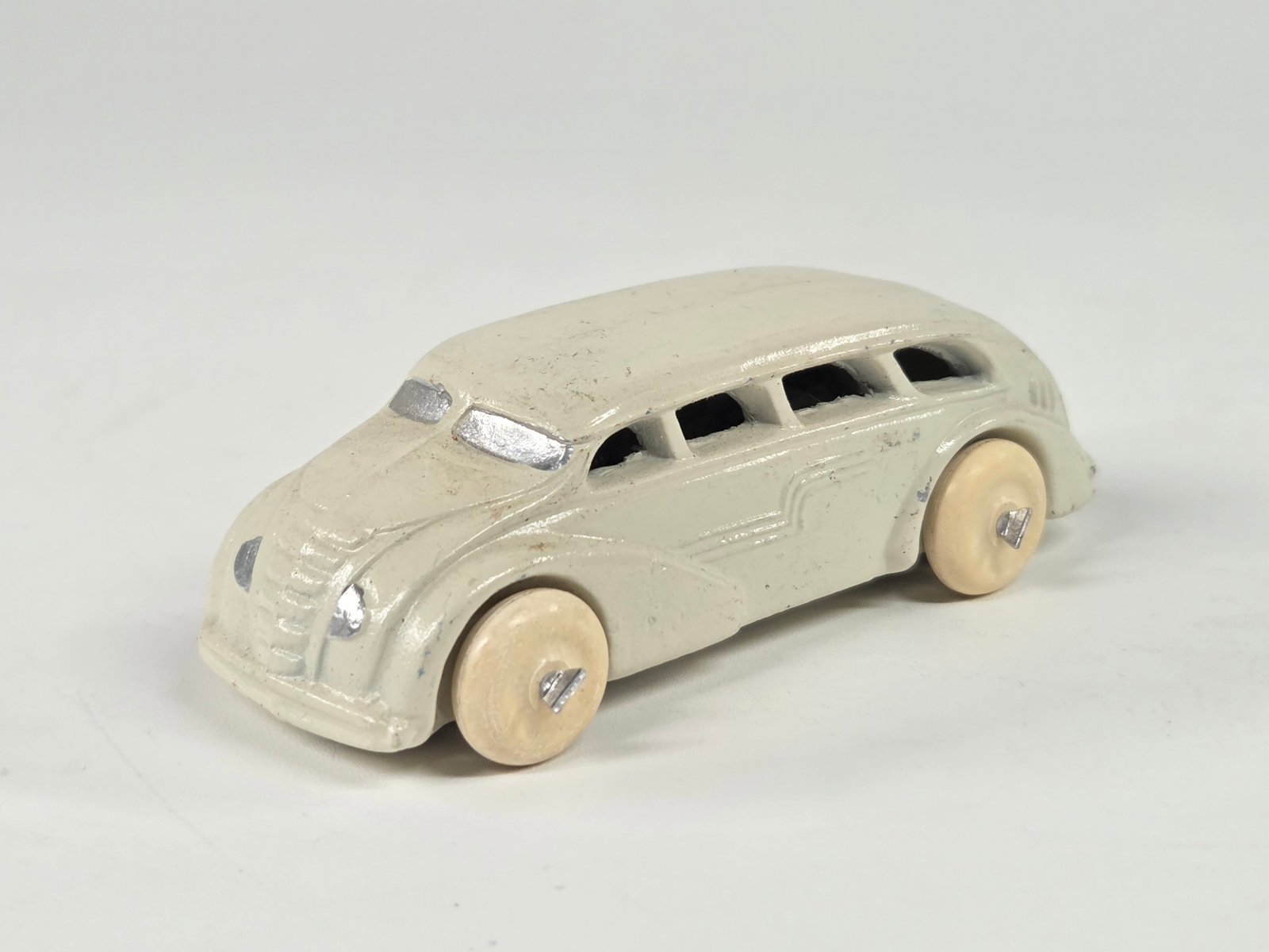 CUSTOM HANDMADE SIGNED SLUSH METAL STREAMLINE BUS (1 of 5)