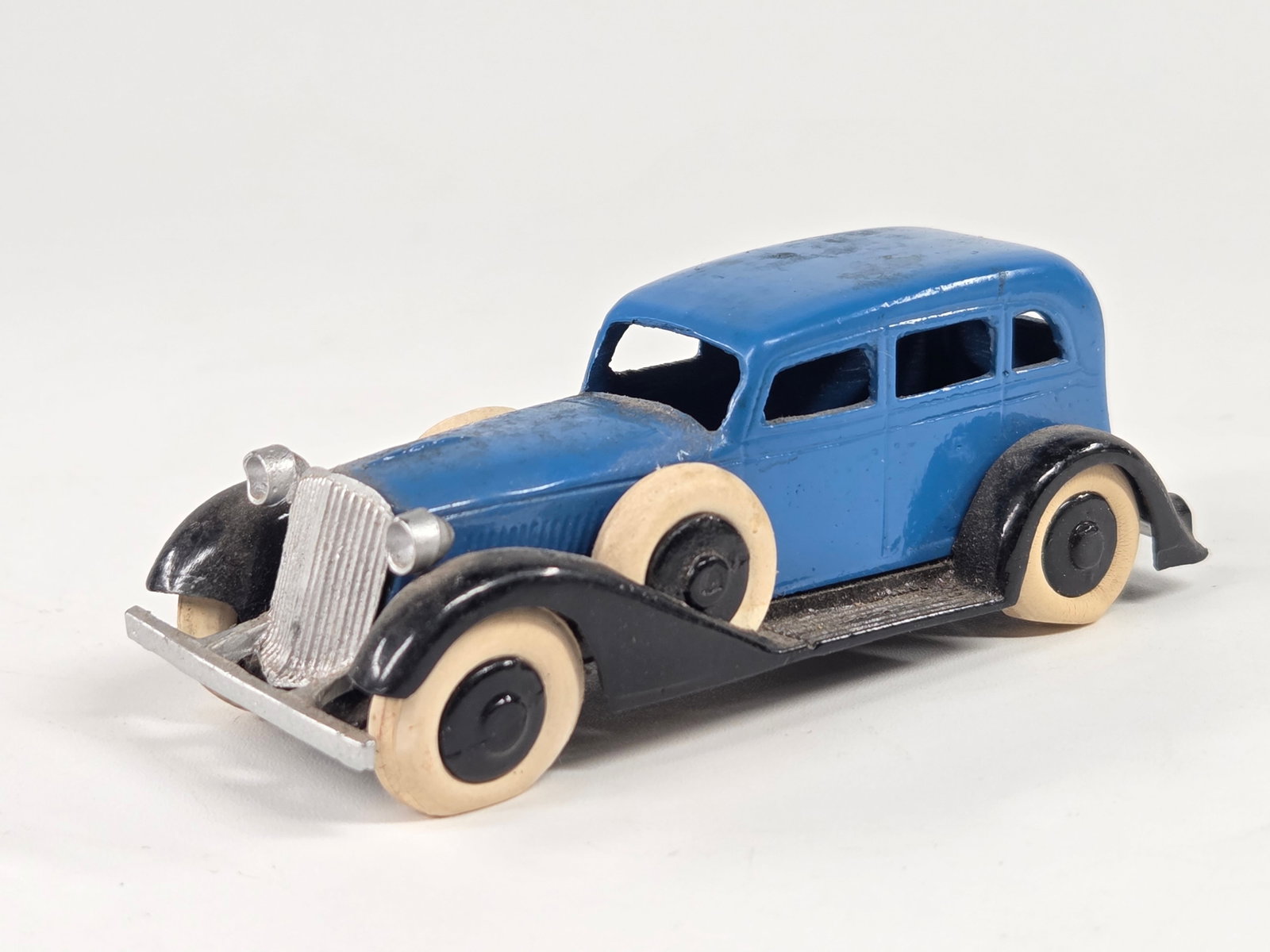 CUSTOM LEAD & METAL TOOTSIETOY CAST GRAHAM (1 of 5)