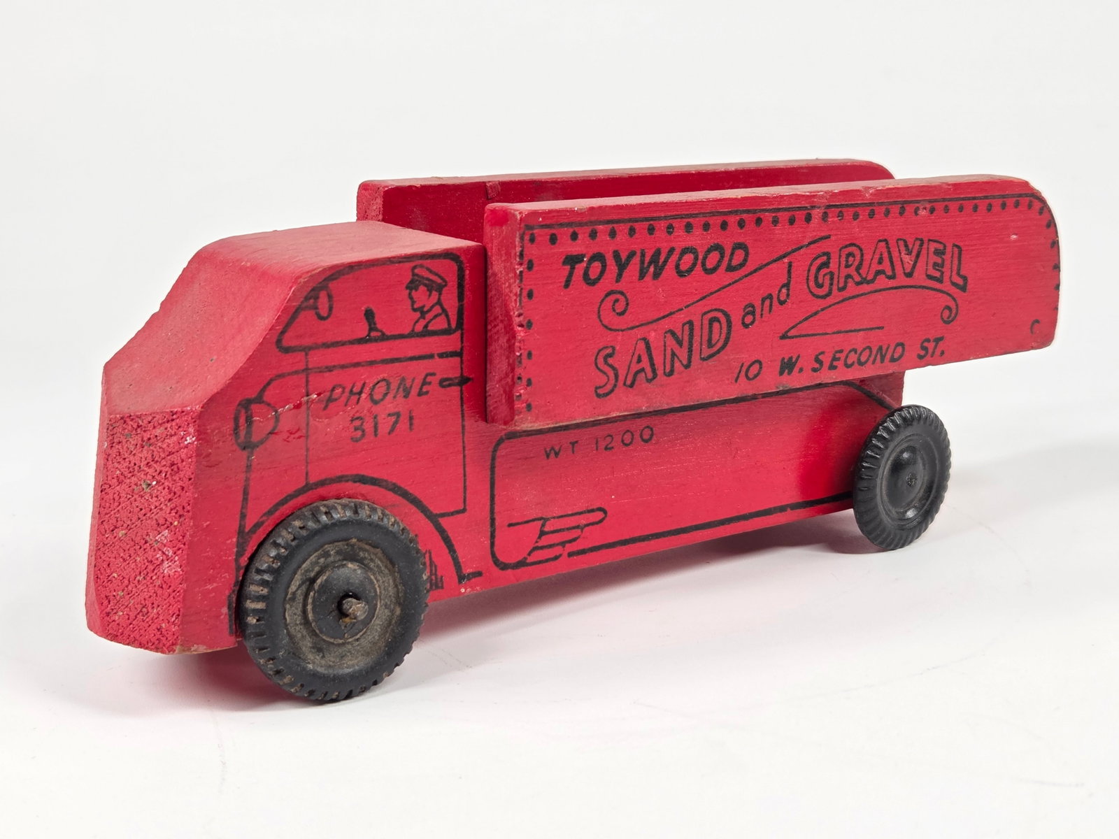ANTIQUE TOYWOOD SAND & GRAVEL DUMP TRUCK: REMAINS IN GOOD CONDITION, SHOWING SOME LIGHT WEAR.