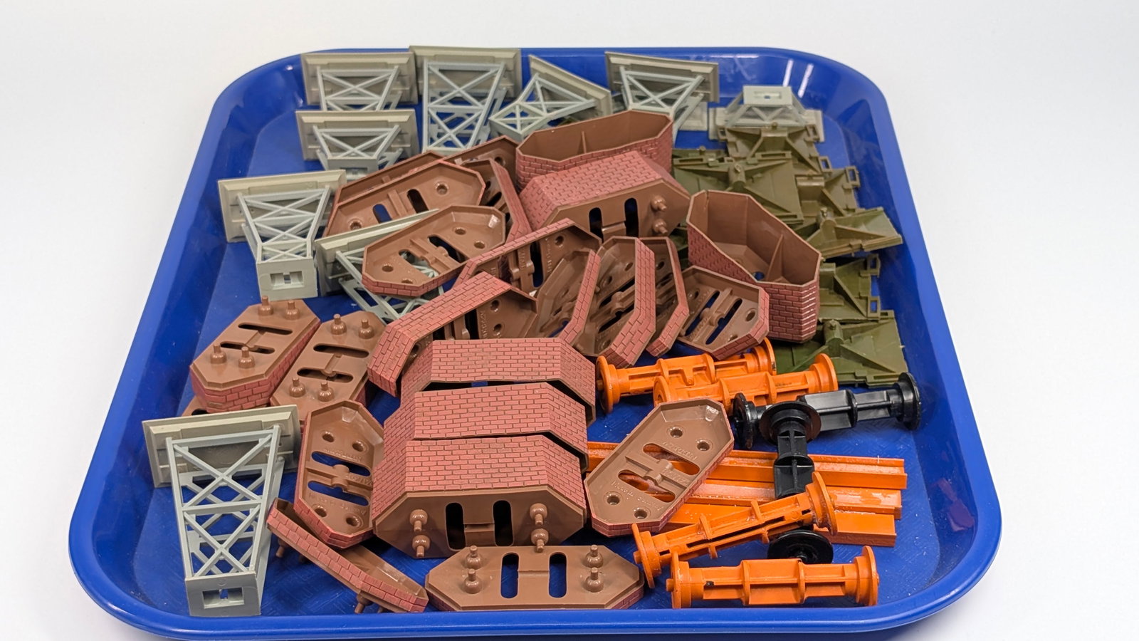 VARIOUS MARKLIN HO SCALE TRAIN LAYOUT ACCESSORIES - 3