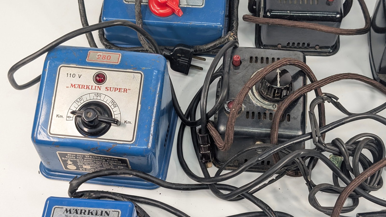 VARIOUS VINTAGE MARKLIN TRAIN TRANSFORMERS - 4