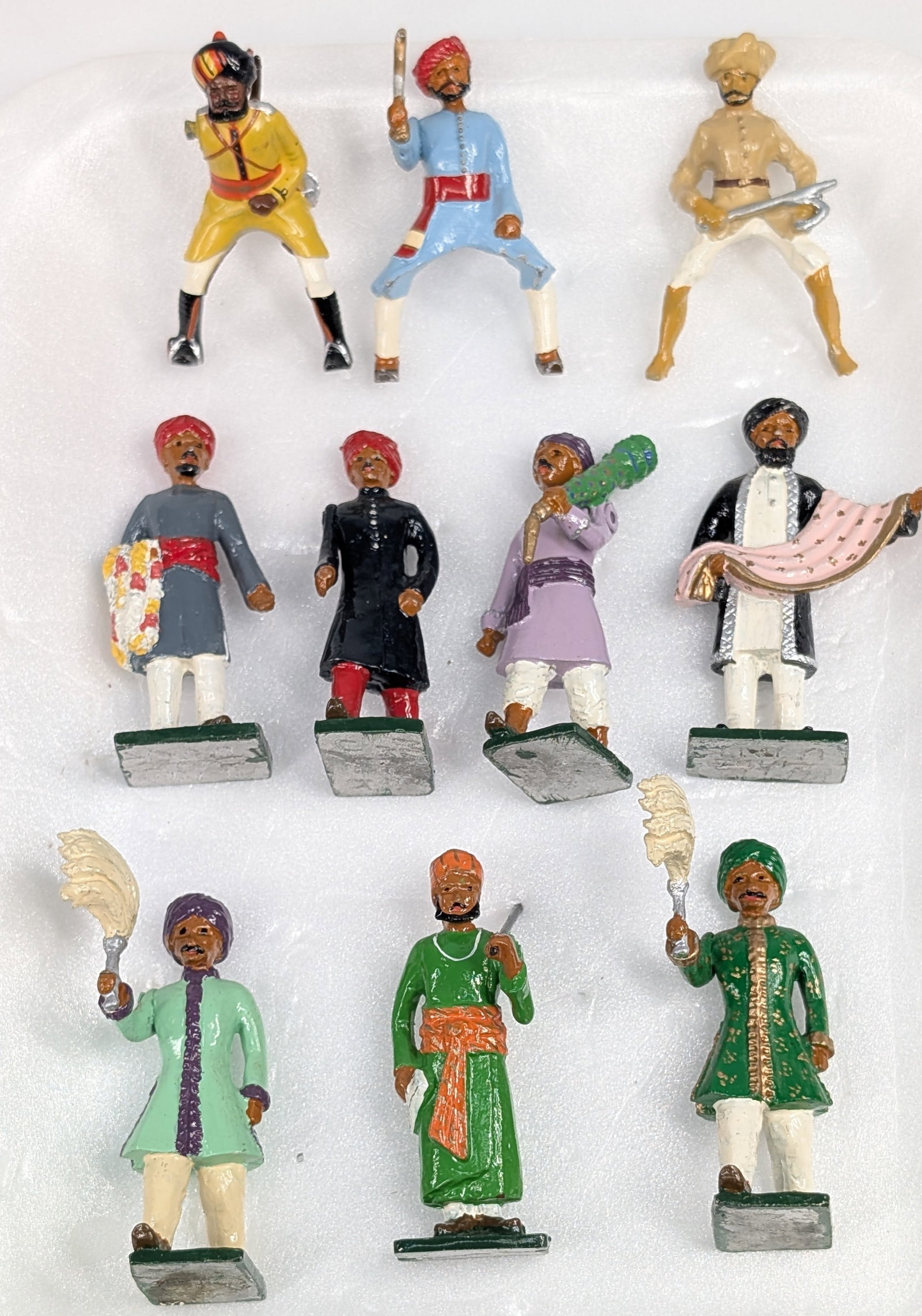 MIXED MARLBOROUGH LEAD SOLDIERS: ALL REMAIN IN FAIR TO GOOD CONDITION, SHOWING SOME TYPICAL PAINT WEAR.
