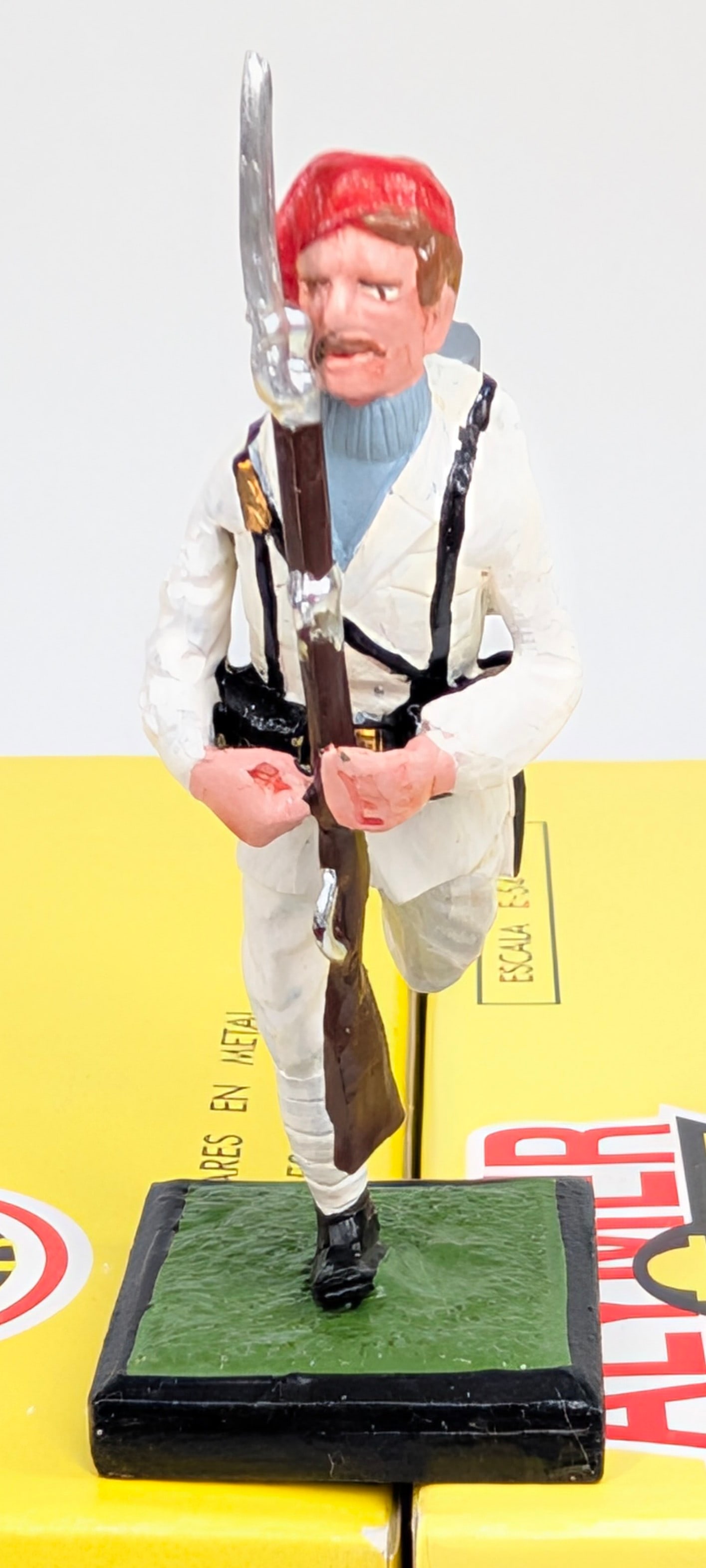 10) VARIOUS ALYMER HAND PAINTED SOLDIERS W/ BOX: ALL REMAIN IN VERY GOOD CONDITION, SHOWING SOME LIGHT WEAR. BOXES REMAIN NICE.