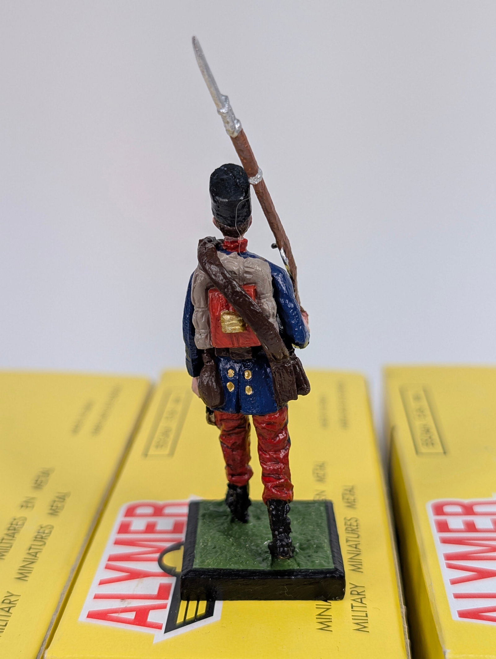 9) VARIOUS ALYMER HAND PAINTED SOLDIERS W/ BOX: ALL REMAIN IN VERY GOOD CONDITION, SHOWING SOME LIGHT WEAR. BOXES REMAIN NICE.