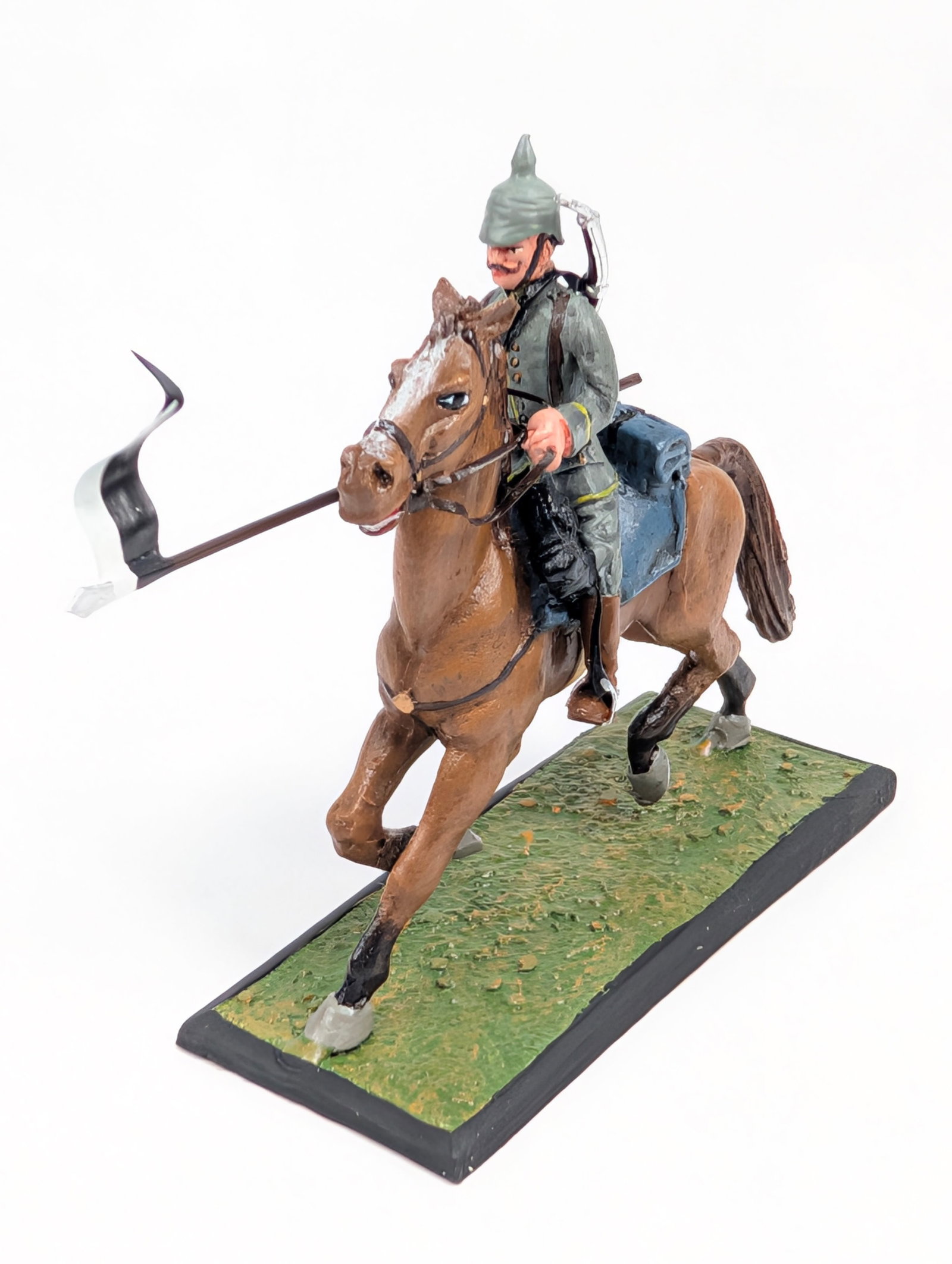 3) VARIOUS ALYMER HAND PAINTED SOLDIERS W/ BOX: ALL REMAIN IN VERY GOOD CONDITION, SHOWING SOME LIGHT WEAR. BOXES REMAIN NICE.