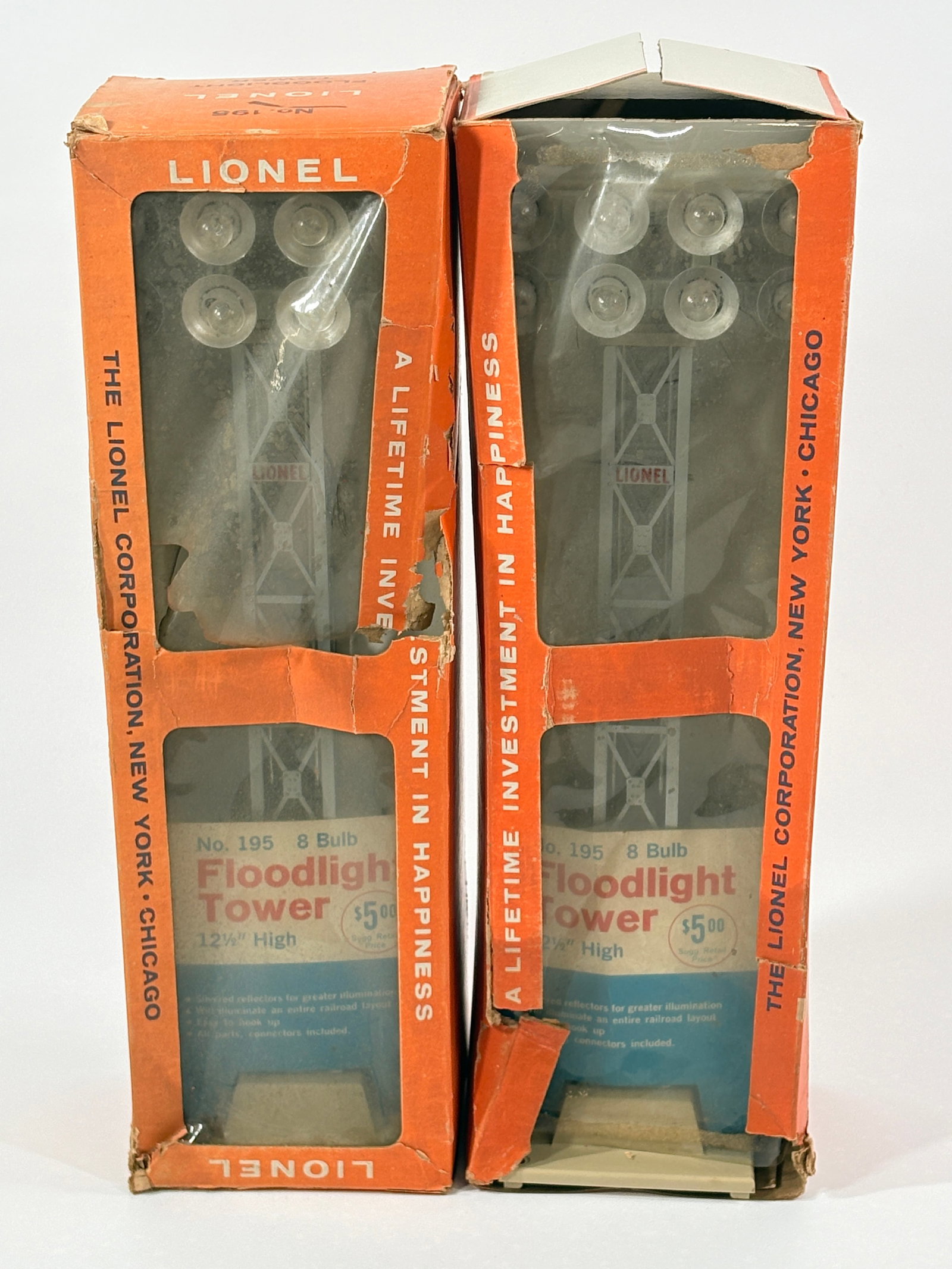 2) LIONEL O GAUGE NO. 195 FLOODLIGHT TOWER W/ BOX (1 of 5)