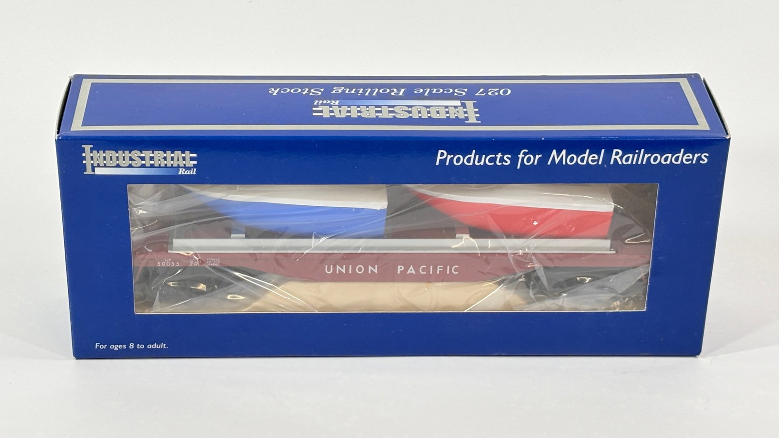 INDUSTRIAL RAIL O27 UNION PACIFIC FLATCAR W/ BOATS: REMAINS IN VERY GOOD CONDITION WITH BOX.