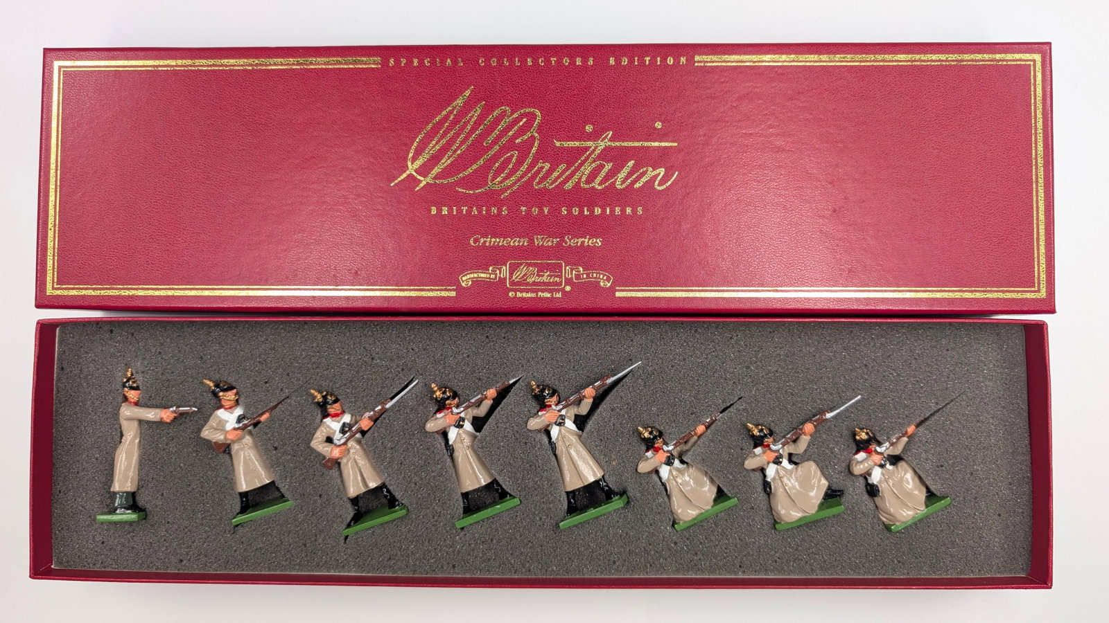 BRITAIN SET NO. 00168 RUSSIAN INFANTRY: REMAINS IN VERY GOOD CONDITION WITH BOX. SHOWING LIGHT WEAR.