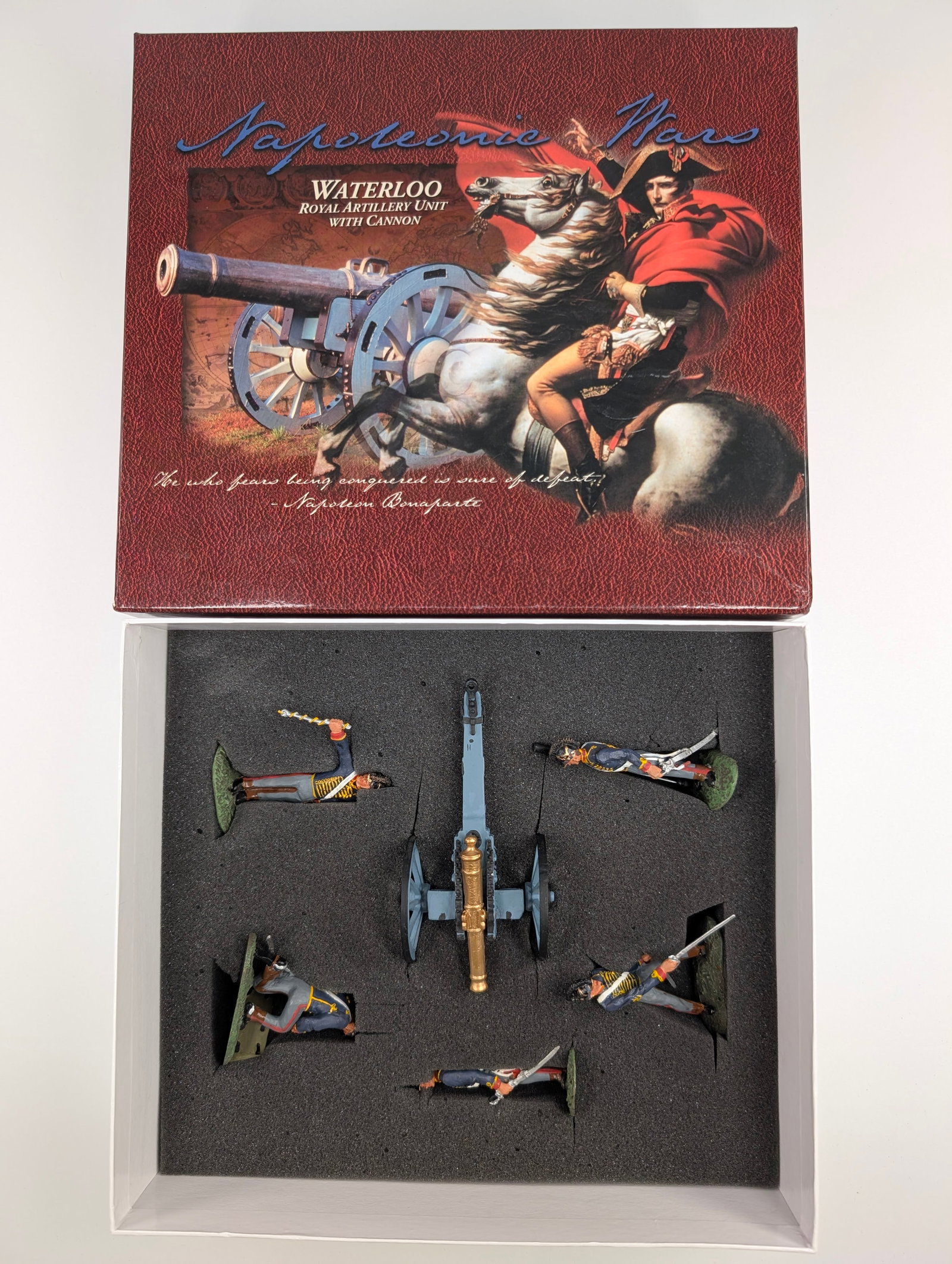 BRITAIN SET NO. 00290 ROYAL ARTILLERY UNIT W/ CANNON: REMAINS IN VERY GOOD CONDITION WITH BOX. SHOWING LIGHT WEAR.
