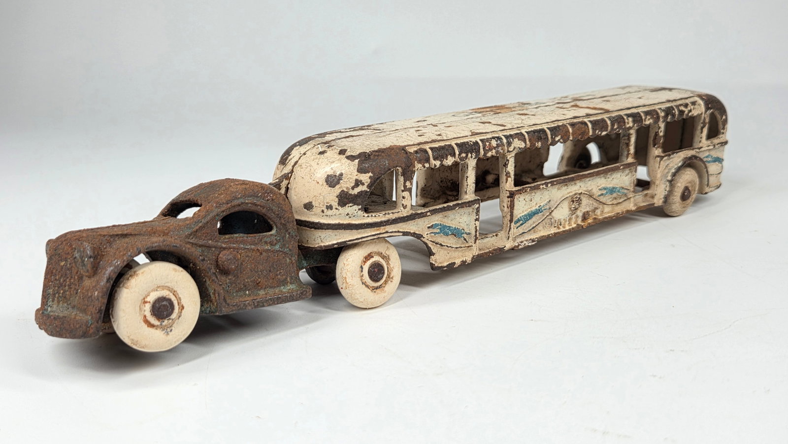 ANTIQUE ARCADE CAST IRON WORLD'S FAIR GREYHOUND (1 of 4)