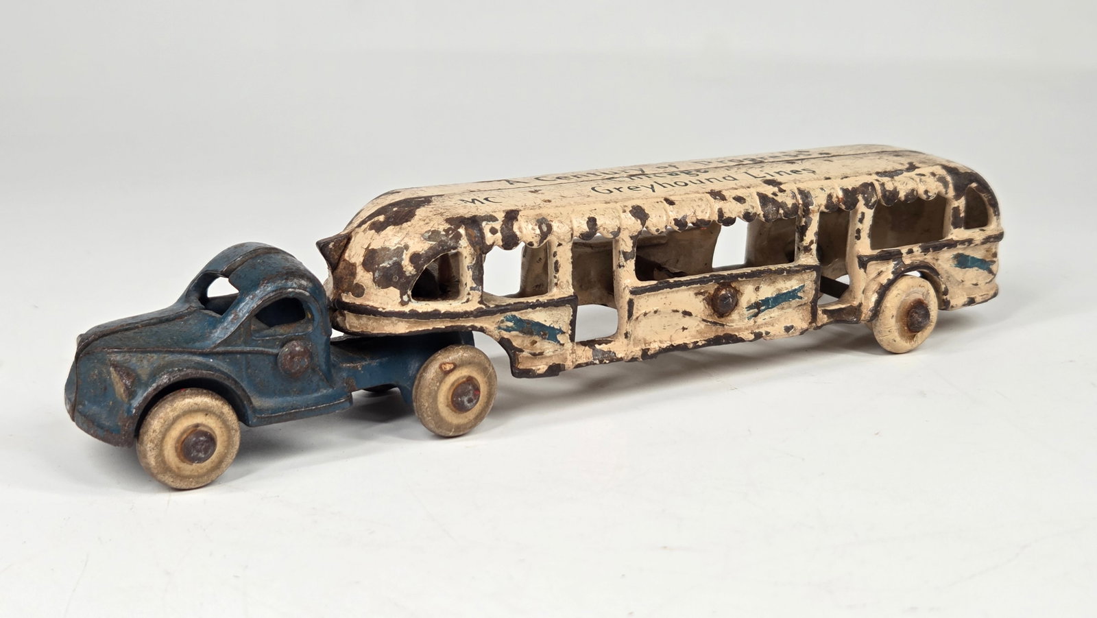 ANTIQUE ARCADE CAST IRON WORLD'S FAIR GREYHOUND (1 of 4)