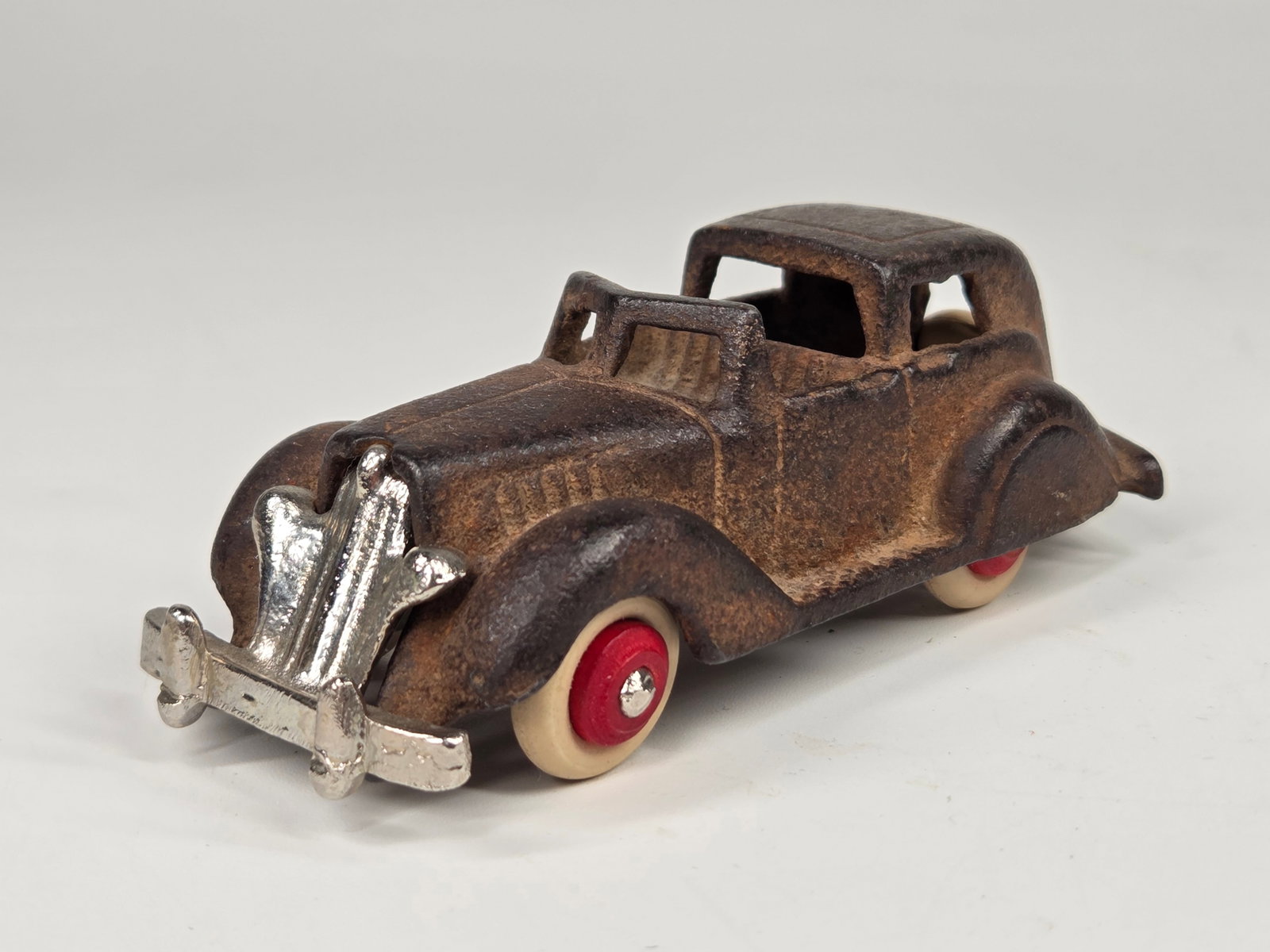 HUBLEY CAST IRON STUDEBAKER TOWN CAR (1 of 5)