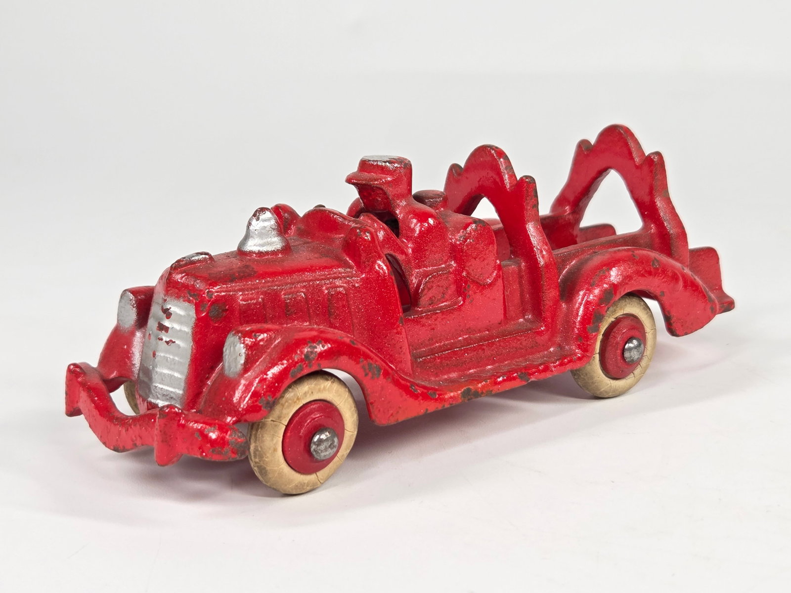 HUBLEY CAST IRON FIRE LADDER TRUCK (1 of 5)
