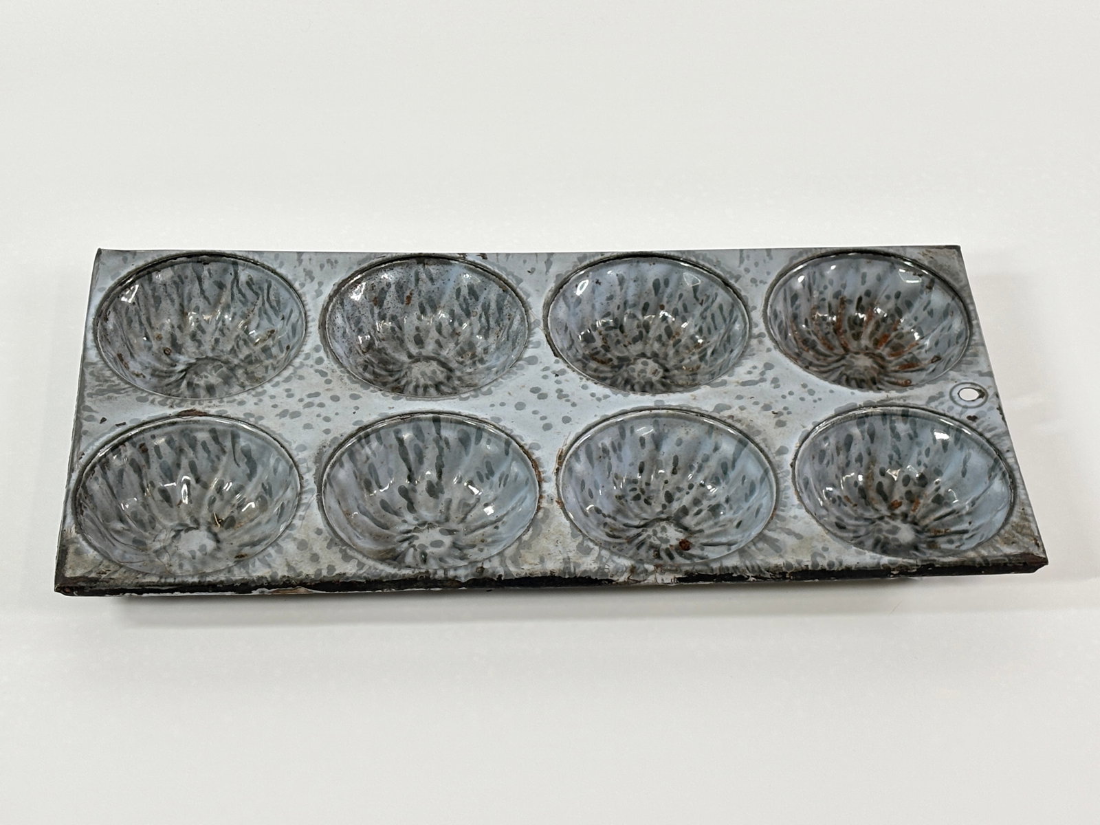 PRIMITIVE ENAMEL GRANITEWARE 8 CUP TART TRAY BAKING TRAY (1 of 5)