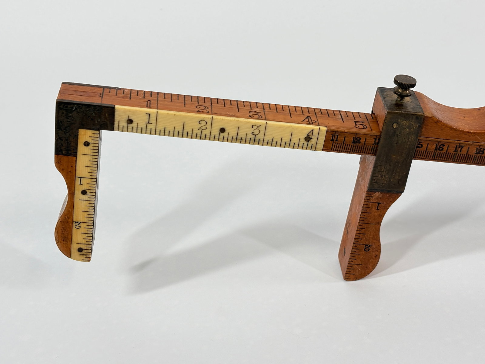 KERBY & BROS US STANDARD FOOT MEASURING RULE PARIS: REMAINS IN VERY GOOD CONDITION - CLEAN WITH CLEARLY LEGIBLE NUMBERS